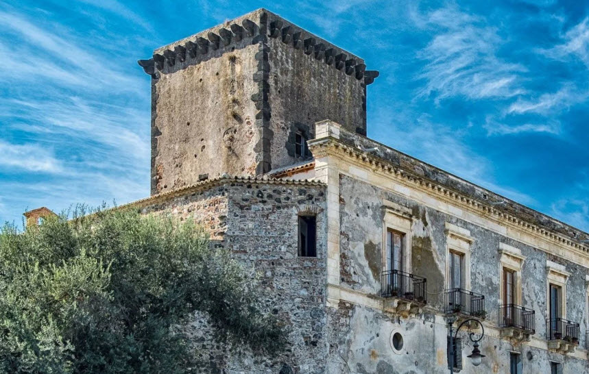 Cantiere Di Restauro Castello Di Schisò, Italy